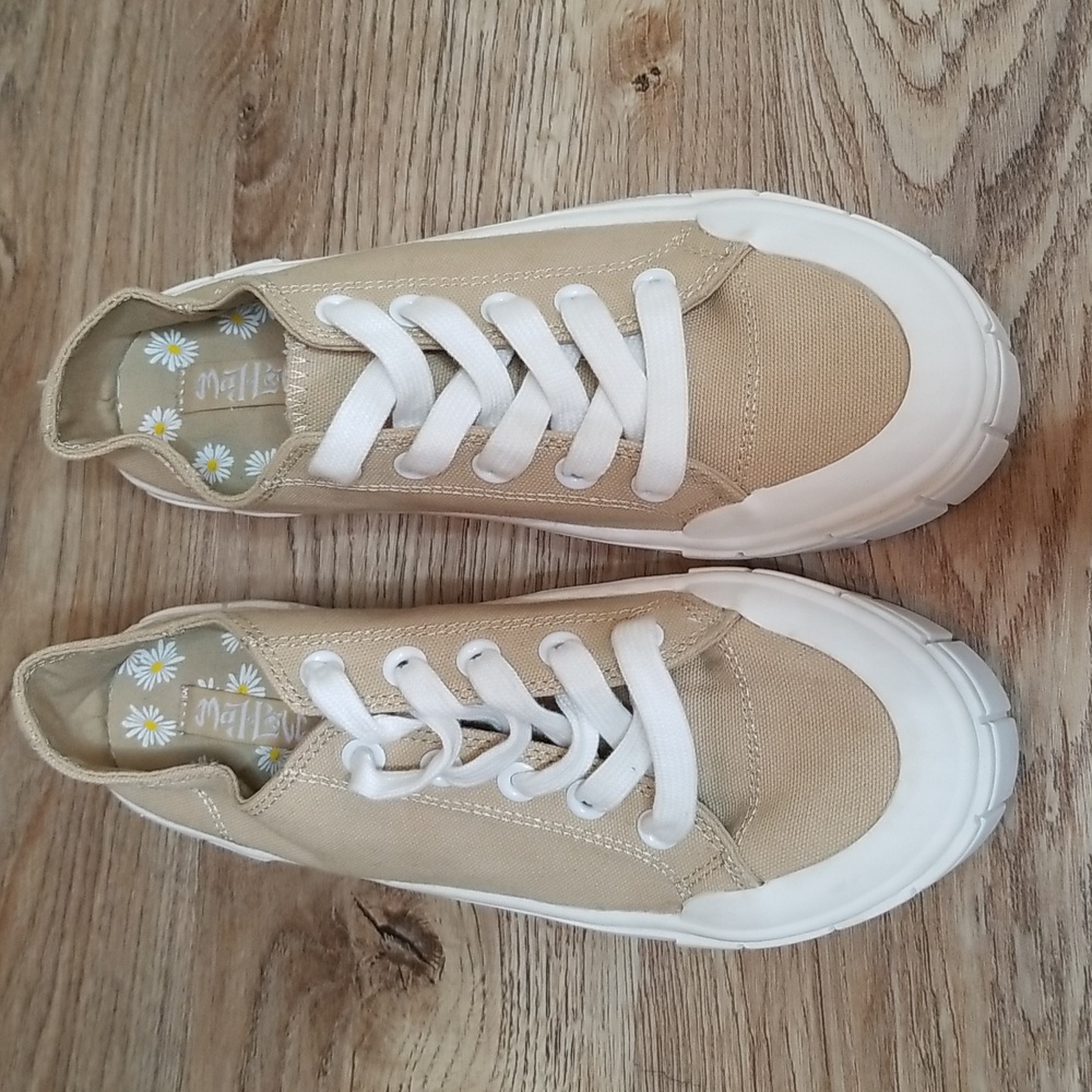 Mad Love Womens Fran Tan White Lace Up Wedge Sneakers Tennis Shoes - Picture 3 of 11